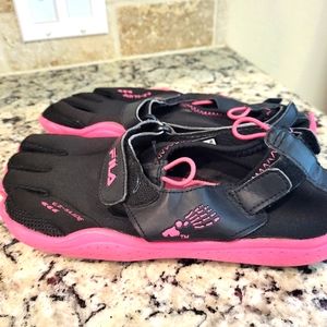 Fila EZ Slide Womens Size 7 US Black Pink SkeleToes Water Shoes 5PK14074-033
